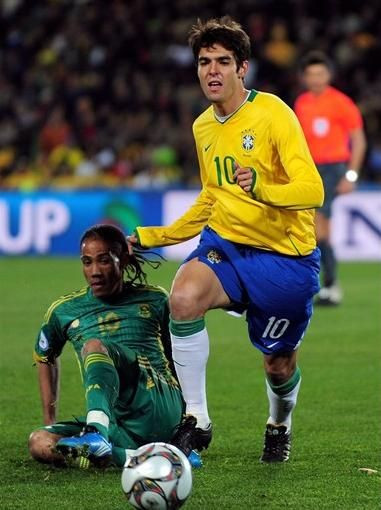 Dani Alves duce Brazilia in finala cu SUA: 1-0 cu Africa de Sud!_5