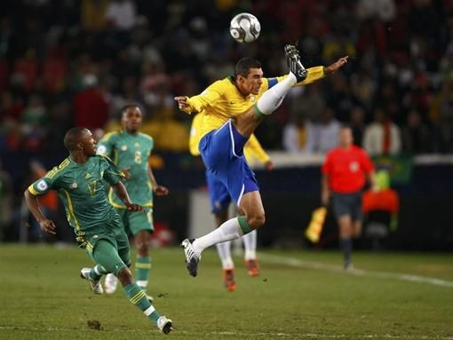 Dani Alves duce Brazilia in finala cu SUA: 1-0 cu Africa de Sud!_23