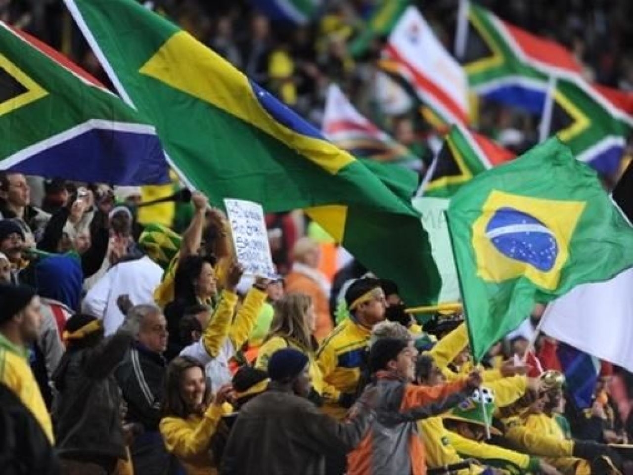 Dani Alves duce Brazilia in finala cu SUA: 1-0 cu Africa de Sud!_26