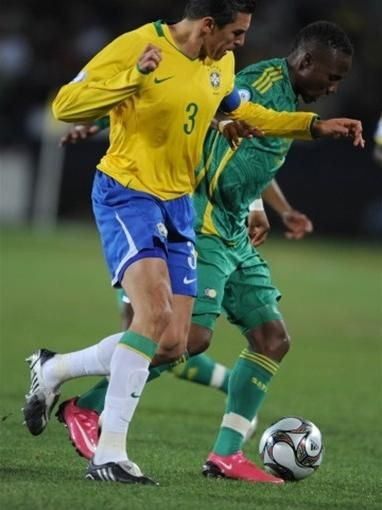 Dani Alves duce Brazilia in finala cu SUA: 1-0 cu Africa de Sud!_32