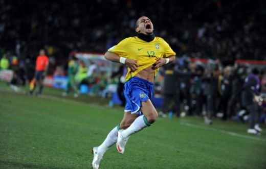 FOTO: Dani Alves s-a bucurat ca un NEBUN dupa golul cu Africa de Sud! Ce si-a tatuat:_6