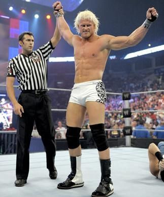 FOTO! Aici incepatorii pot sa-i ia la bataie pe Cena si Undertaker!_2