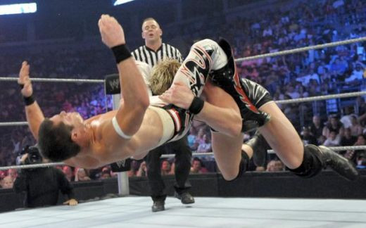 FOTO! Aici incepatorii pot sa-i ia la bataie pe Cena si Undertaker!_3