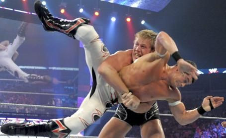 FOTO! Aici incepatorii pot sa-i ia la bataie pe Cena si Undertaker!_20