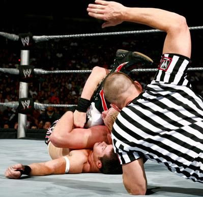 FOTO! Aici incepatorii pot sa-i ia la bataie pe Cena si Undertaker!_28