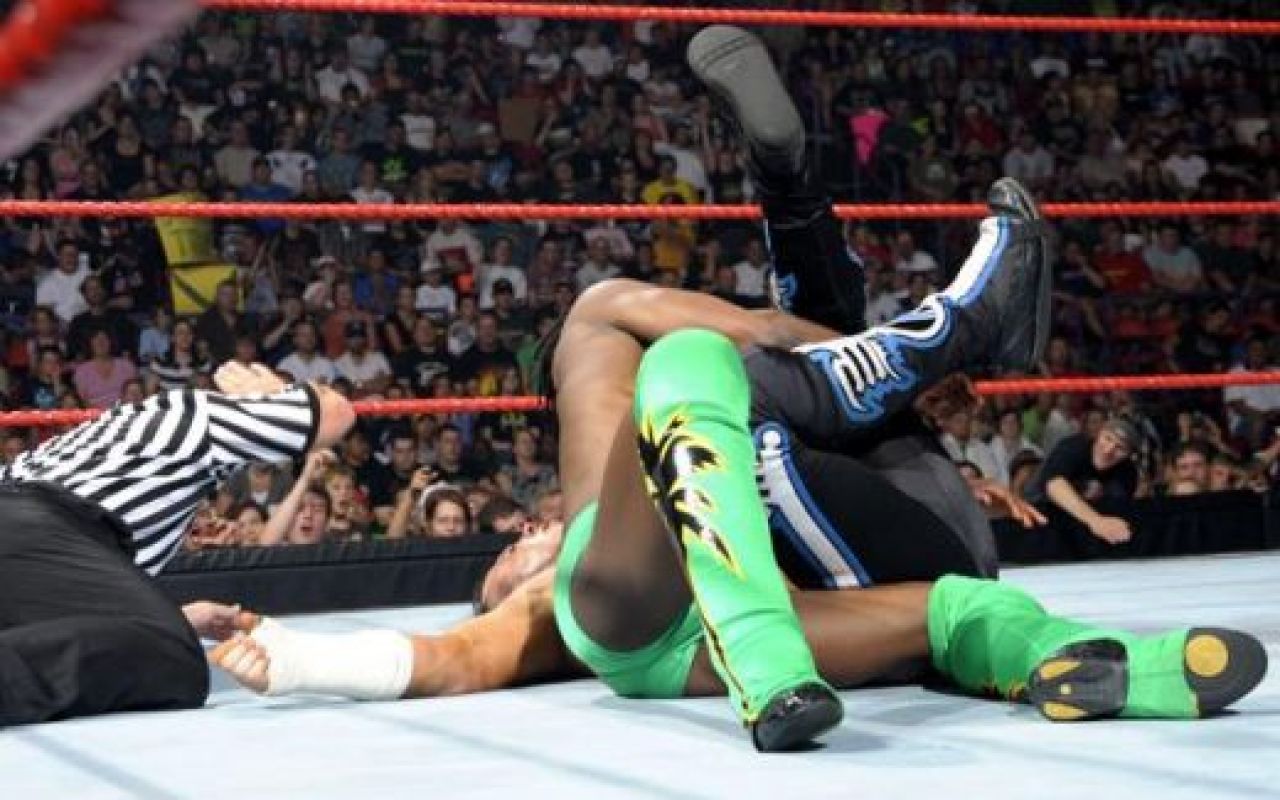 FOTO! Aici incepatorii pot sa-i ia la bataie pe Cena si Undertaker!_29