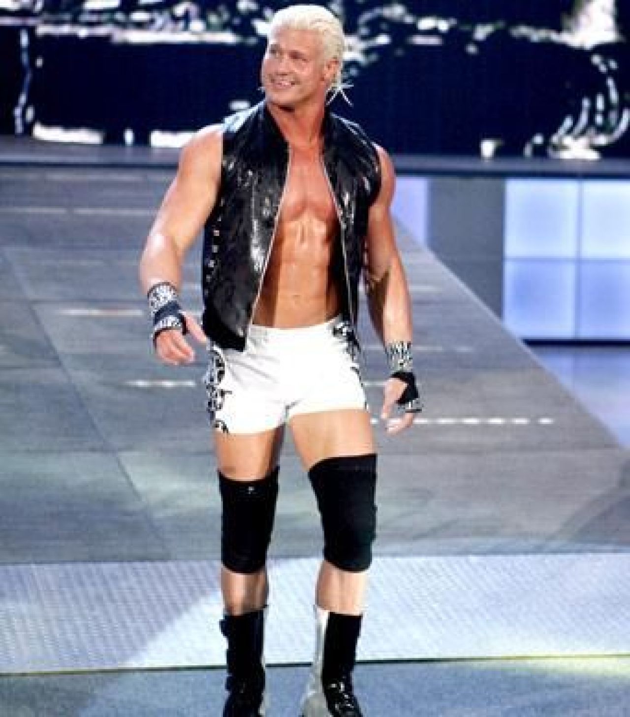 FOTO! Aici incepatorii pot sa-i ia la bataie pe Cena si Undertaker!_31