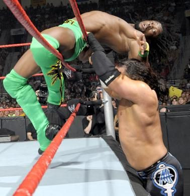 FOTO! Aici incepatorii pot sa-i ia la bataie pe Cena si Undertaker!_39