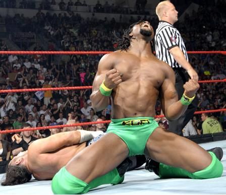 FOTO! Aici incepatorii pot sa-i ia la bataie pe Cena si Undertaker!_45