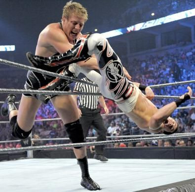 FOTO! Aici incepatorii pot sa-i ia la bataie pe Cena si Undertaker!_46