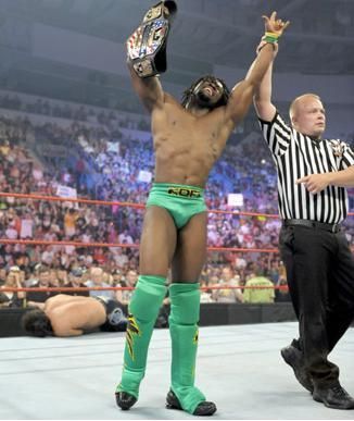 FOTO! Aici incepatorii pot sa-i ia la bataie pe Cena si Undertaker!_53