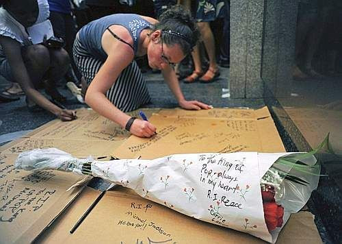 Michael Jackson, omul cu care au crescut generatiile Steaua si Dinamo in 1990, a murit!_13