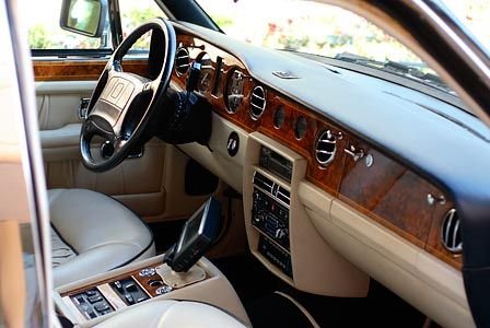 Un Rolls-Royce decorat dupa palatul Versailles! Vezi colectia de masini a lui Michael Jackson!_7