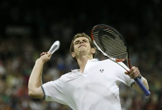 Istorie la Wimbledon: S-a jucat pentru prima data cu terenul acoperit! Imagini UNICE_15