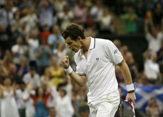 Istorie la Wimbledon: S-a jucat pentru prima data cu terenul acoperit! Imagini UNICE_39