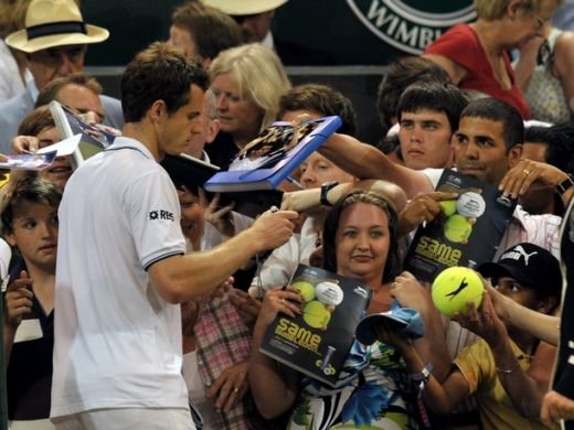 Istorie la Wimbledon: S-a jucat pentru prima data cu terenul acoperit! Imagini UNICE_44