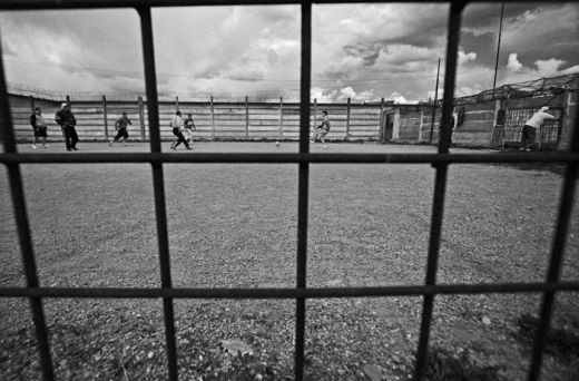 Penescu, in penitenciarul Colibasi! Vezi ce fotbal se joaca acolo :)_8