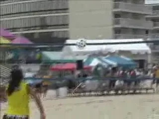 Si femeile sunt BUNE la Footvolley! Vezi ce stiu sa faca!