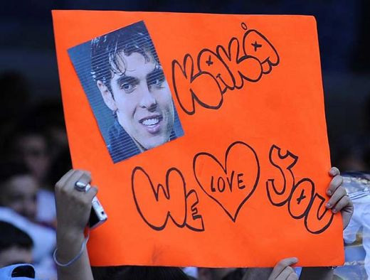 VIDEO Isterie pe Bernabeu! Kaka a fost prezentat la Real in fata a 50.000 de oameni!_3