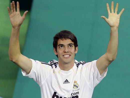 VIDEO Isterie pe Bernabeu! Kaka a fost prezentat la Real in fata a 50.000 de oameni!_4