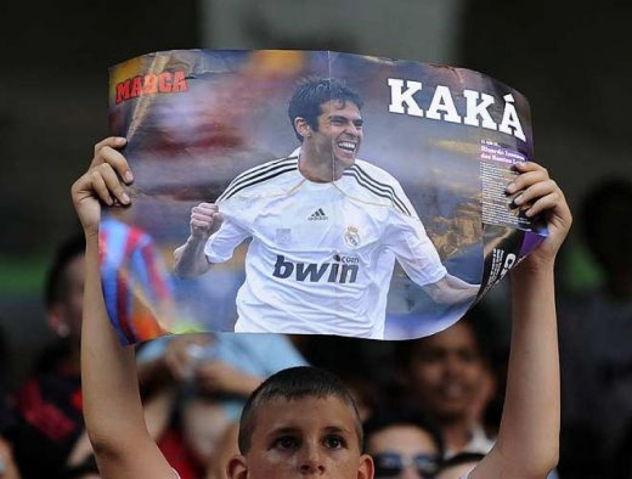 VIDEO Isterie pe Bernabeu! Kaka a fost prezentat la Real in fata a 50.000 de oameni!_8