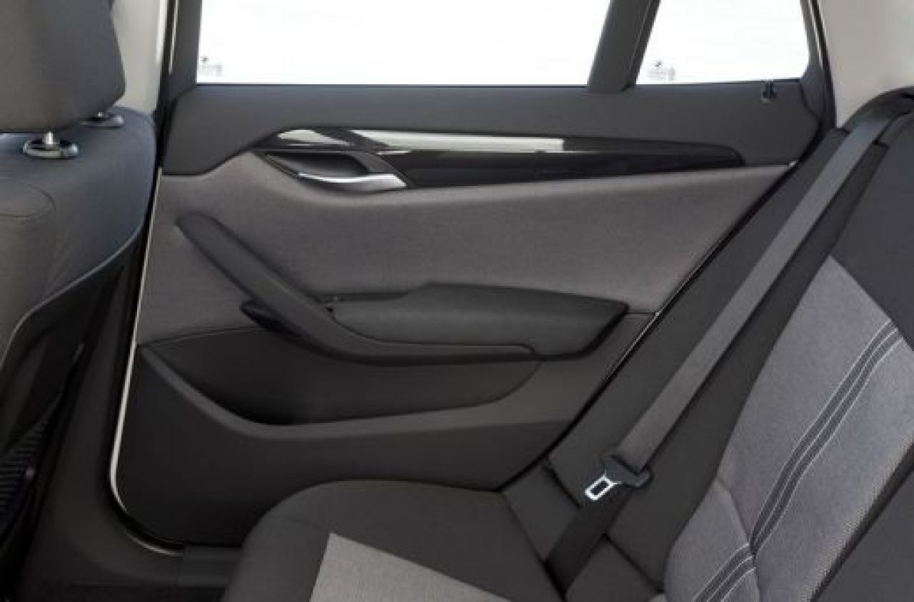 FOTO si VIDEO: Vezi primele imagini oficiale cu BMW X1!_4