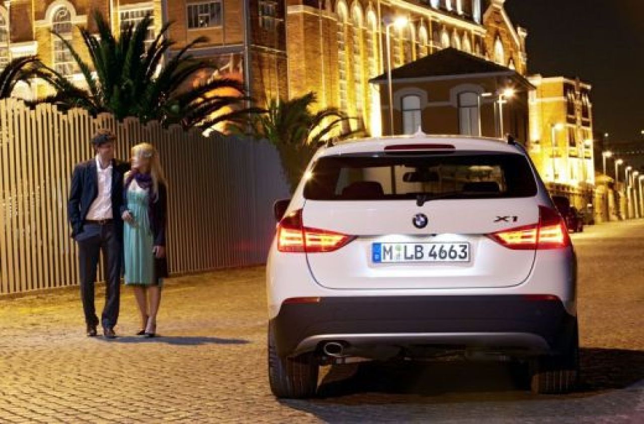 FOTO si VIDEO: Vezi primele imagini oficiale cu BMW X1!_11