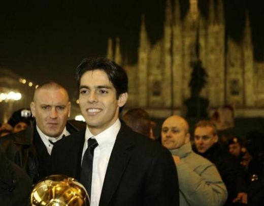 Bodyguard-ul lui Kaka, taiat cu sabia intr-o discoteca din Targu Frumos!_5