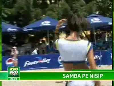 Daminuta a facut senzatie cu Figo din Berceni la footvolley!