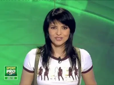 VIDEO:&nbsp;Cosmin Contra si animatoarele au incins atmosfera la footvolley