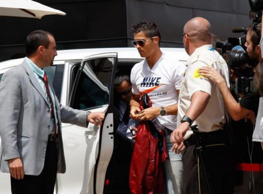 VIDEO / Prezentarea GALACTICA a lui Ronaldo la Real!_12