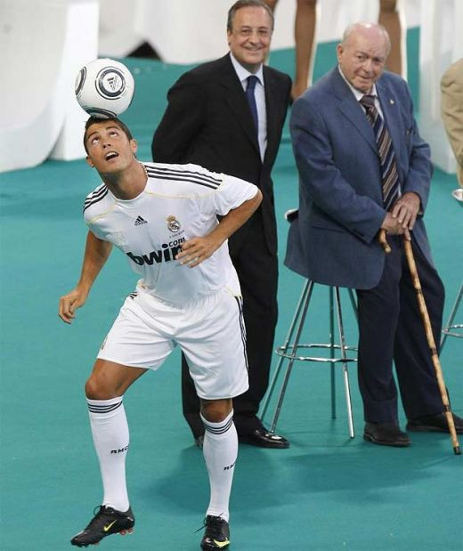 VIDEO / Prezentarea GALACTICA a lui Ronaldo la Real!_30