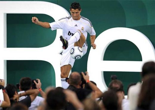 VIDEO / Prezentarea GALACTICA a lui Ronaldo la Real!_41