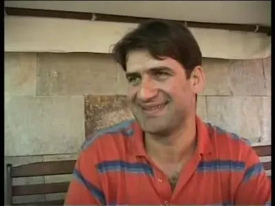 Romanul care l-a crescut pe Van Nisterlooy joaca fotbal cu pensionarii!! Vezi povestea lui!