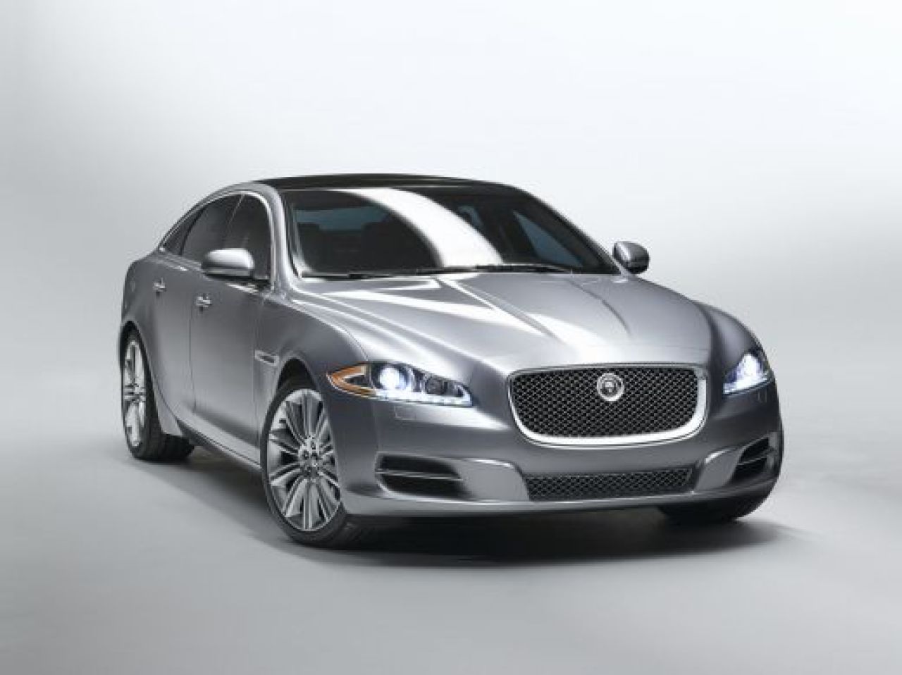 VIDEO: Jaguar XJ 2010, intors pe toate fetele!_14