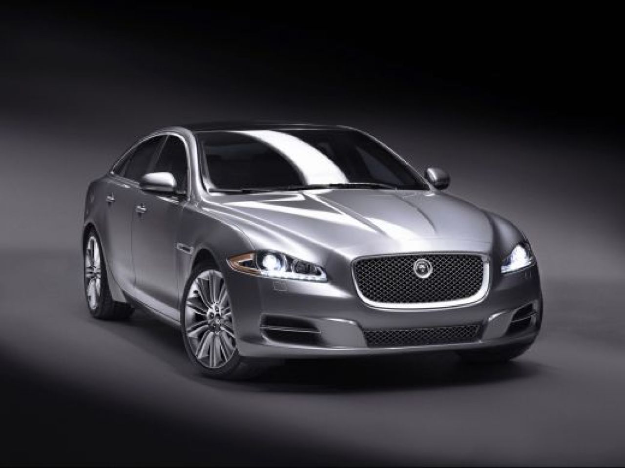 VIDEO: Jaguar XJ 2010, intors pe toate fetele!_16