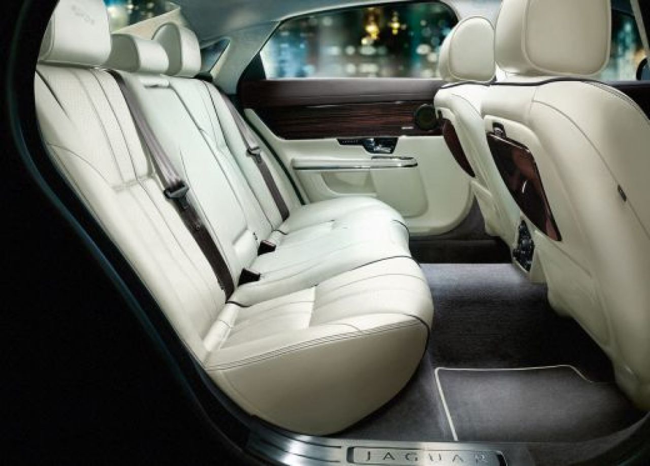 VIDEO: Jaguar XJ 2010, intors pe toate fetele!_18