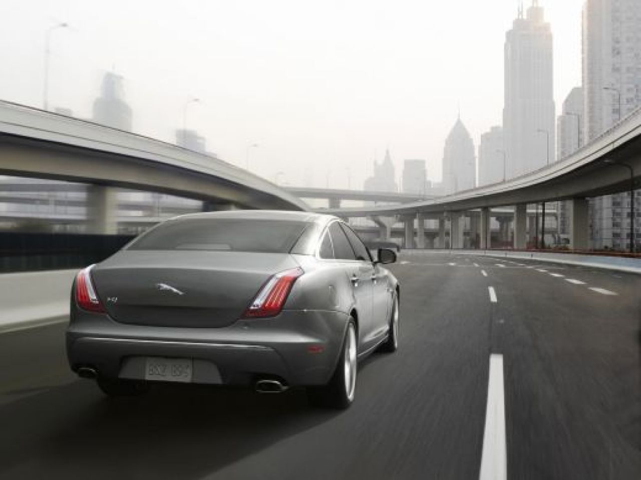 VIDEO: Jaguar XJ 2010, intors pe toate fetele!_25