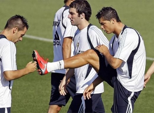 VIDEO / Ronaldo si Benzema la primul antrenament cu Real!_3