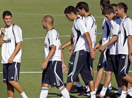 VIDEO / Ronaldo si Benzema la primul antrenament cu Real!_6