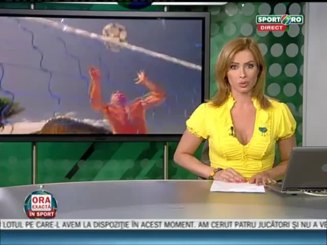 Bucurestenii nu s-a speriat de ploaie! Vezi cum s-au batut la footvolley!