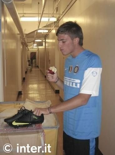FOTO: Chivu si jucatorii lui Inter, langa cea mai frumoasa femeie din istorie!_2