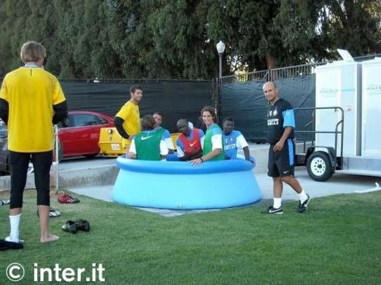 FOTO: Chivu si jucatorii lui Inter, langa cea mai frumoasa femeie din istorie!_15