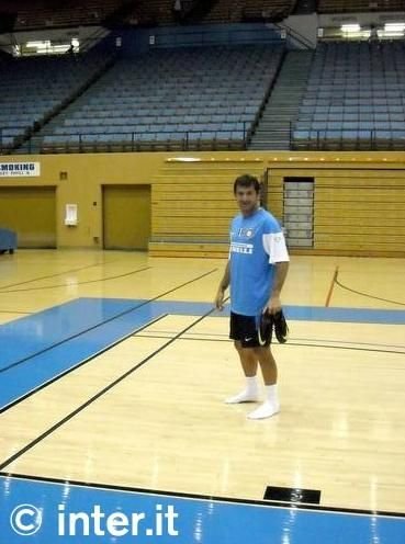 FOTO: Chivu si jucatorii lui Inter, langa cea mai frumoasa femeie din istorie!_18