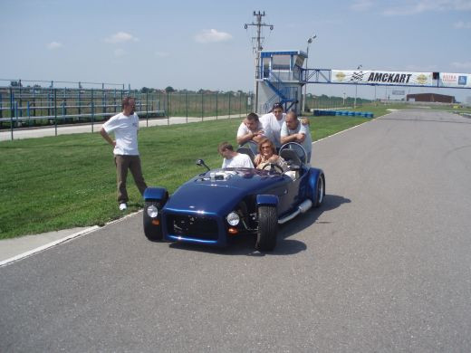 Rita Muresan da lectii de stil vestimentar la volan, la ProMotor, sambata, 18 iulie, de la 12.00, la Pro TV!_4