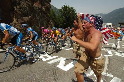 Impuscaturi si o spectatoare ucisa in Turul Frantei!_5