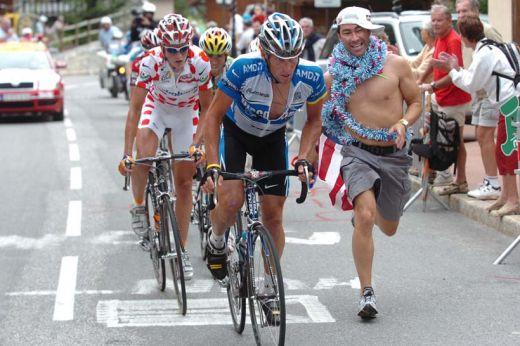 Impuscaturi si o spectatoare ucisa in Turul Frantei!_15