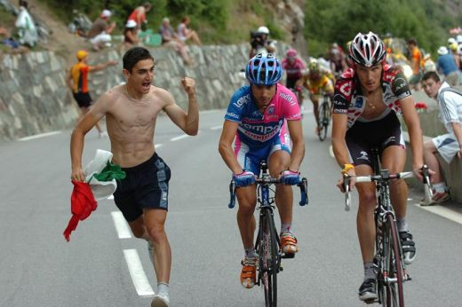 Impuscaturi si o spectatoare ucisa in Turul Frantei!_20