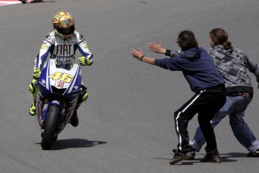 101 victorii! Valentino Rossi a castigat MP al Germaniei!_16