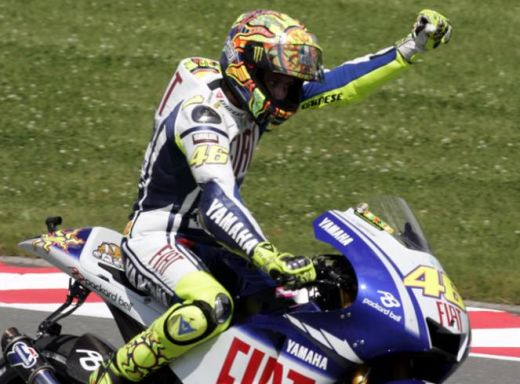 101 victorii! Valentino Rossi a castigat MP al Germaniei!_17